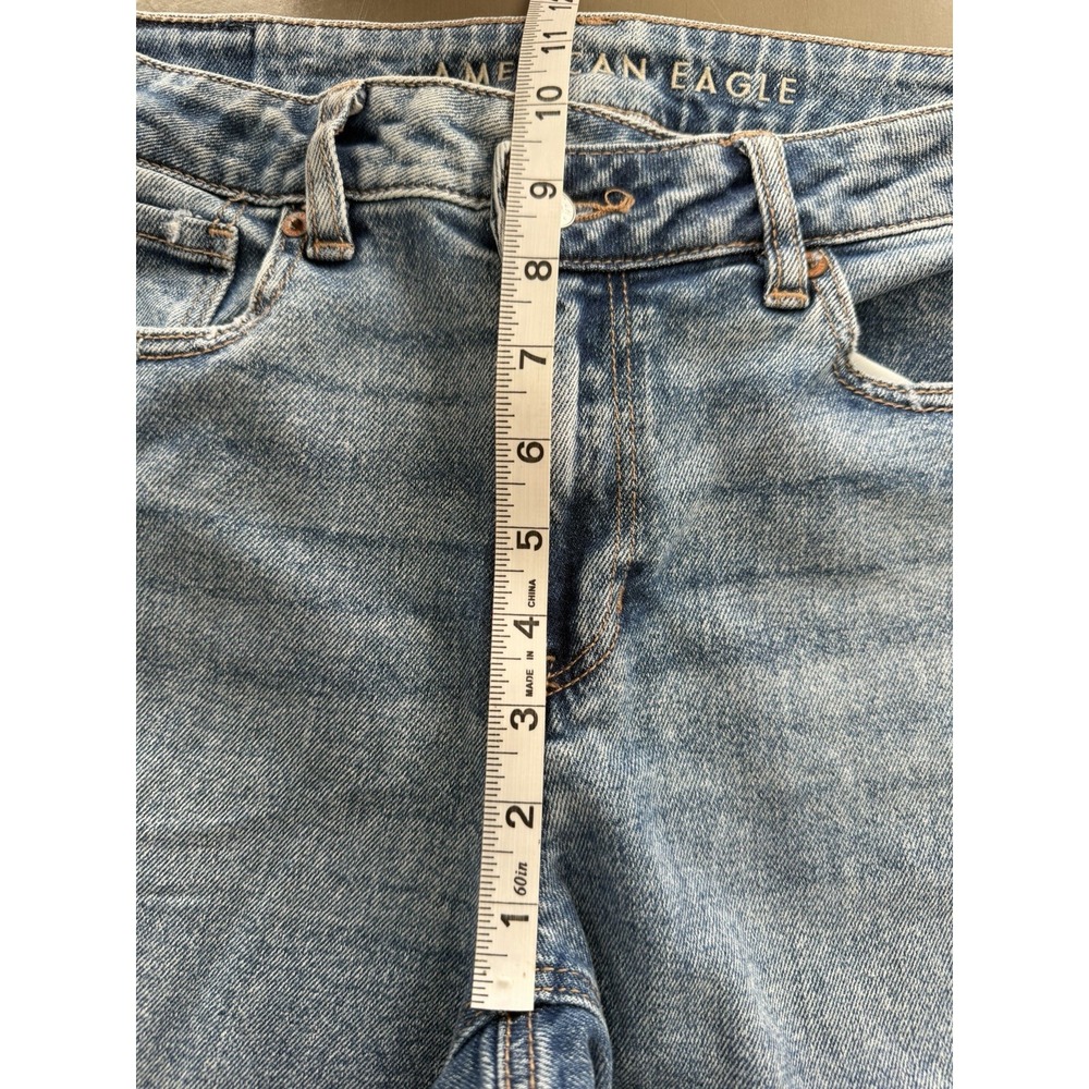 American Eagle High Rise Mom Jeans Women's Size 4 Straight Stretch Denim Light‎ - Picture 10 of 12